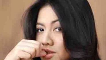 Cornelia Agatha jadi Pelacur di "Opera Ikan Asin"
